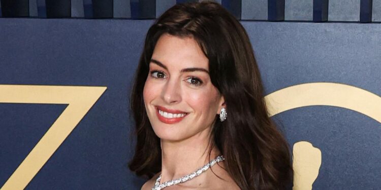 Anne Hathaway’s Smooth Face At The 2025 Met Gala Shocks Fans