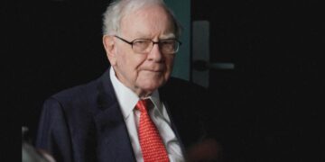 Warren Buffett to step down as CEO of Berkshire Hathaway
