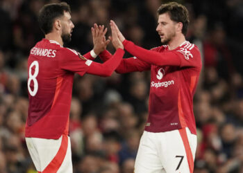 Manchester United and Tottenham both qualify in all-English Europa League final