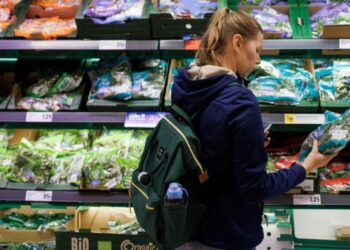 UK food inflation hits one-year high, industry data shows