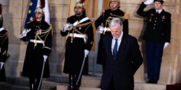 Policymakers fret over rising sovereign debt