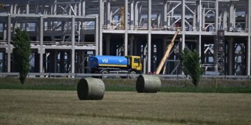 Chinese direct investment in Europe rises for first time in 7 years