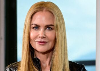 Nicole Kidman’s Wig Nearly Steals The Show With Red Carpet Fail