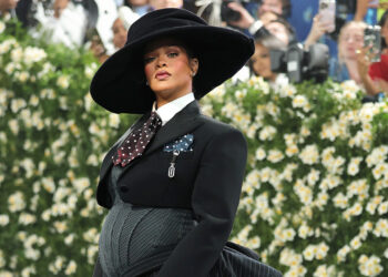 Rihanna Is Already Nailing Maternity Style The Third Time Around