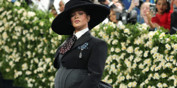 Rihanna Reveals She’s Pregnant At The 2025 Met Gala