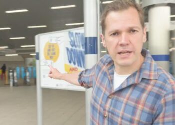 Tube fare dodgers and Robert Jenrick clash at Stratford station – as he chases them at barriers for social media video | Politics News