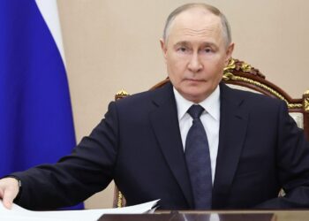 Fresh UK sanctions on Russia announced – as Putin procrastinates on ceasefire talks | Politics News