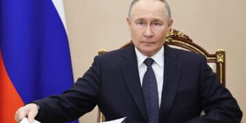 Fresh UK sanctions on Russia announced – as Putin procrastinates on ceasefire talks | Politics News
