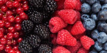Eating 3 Servings of Berries a Day Could Boost Healthy Aging, Study Reveals