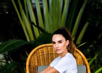 Elizabeth Chambers Reveals Her Toxic-Free Self-Care Rituals Including Face Freezes, Therapy, and Celery Juice