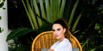 Elizabeth Chambers Reveals Her Toxic-Free Self-Care Rituals Including Face Freezes, Therapy, and Celery Juice