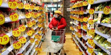 China’s exports to US plunge as trade talks loom