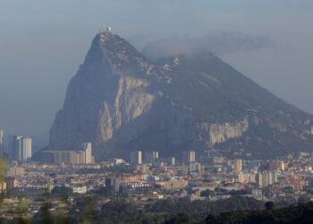 UK agrees post-Brexit deal on Gibraltar in boost to reset talks with EU | Politics News