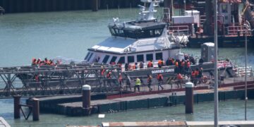 Government struggles to slash foreign aid spent on asylum hotels | UK News