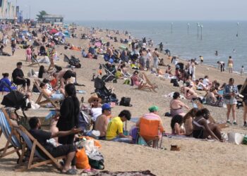 UK has warmest spring on record, Met Office says | UK News