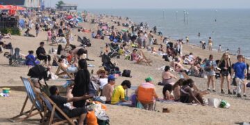 UK has warmest spring on record, Met Office says | UK News
