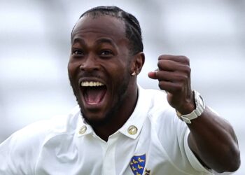 Archer takes first red-ball wicket since 2021 as he pushes for Test return