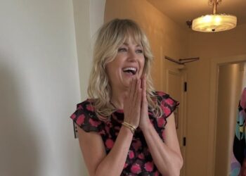 Star Sightings: Malin Akerman Stuns in a Floral Print Dress, Jamie Foxx Enjoys a Night Out in Beverly Hills