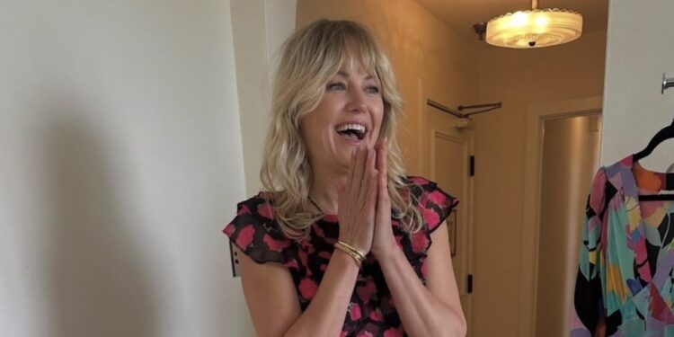 Star Sightings: Malin Akerman Stuns in a Floral Print Dress, Jamie Foxx Enjoys a Night Out in Beverly Hills