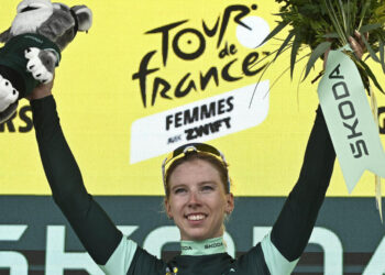 Wiebes claims Tour de France fourth stage, Vos maintains lead