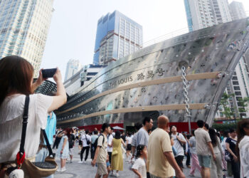 Can Bernard Arnault steer LVMH out of crisis?