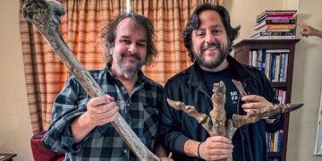 Peter Jackson Backs Plan To Bring Back Extinct Species