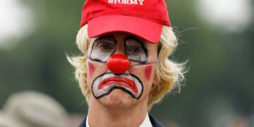 Real-Life Clown Insists Trump Is A Buffoon, Not A Clown