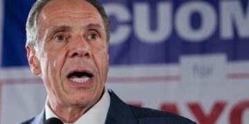 Cuomo Stays In NYC Mayor Race As Third-Party Candidate