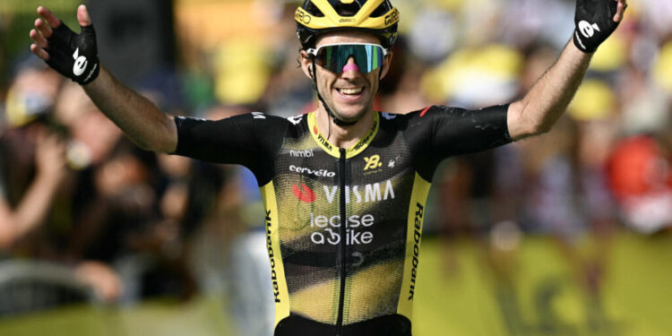Simon Yates wins solo on Bastille Day as Ben Healy seizes yellow jersey