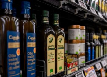 US threatens EU with 17% tariff on food exports