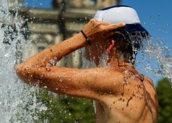‘Silent killer’ heatwave thought to have left at least 9 dead in Europe | Science, Climate & Tech News