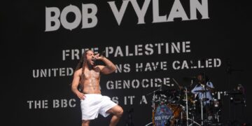 Chief rabbi condemns BBC’s ‘mishandled response’ to anti-IDF chanting at Glastonbury – as band issues new statement | UK News