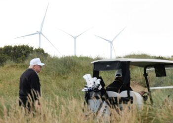 Scotland approves world’s ‘biggest offshore windfarm’ project – days after Donald Trump pressured First Minister to scrap renewables | UK News