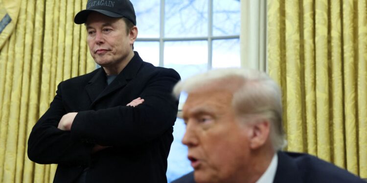 Elon Musk steps up attacks on Trump once again – as the president fights back | US News