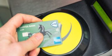Lloyds Banking Group in talks to buy digital wallet provider Curve | Money News