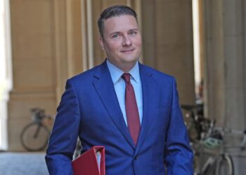 Wes Streeting says doctors’ strikes ‘a gift to Nigel Farage’ | Politics News