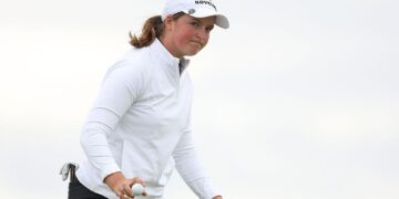 Lottie Woad: Pro debutant maintains two-shot Women’s Scottish Open lead | Golf News