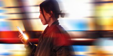 Experts Warn Major Internet Outage Is Imminent: Here’s How To Make A Backup Tech Plan