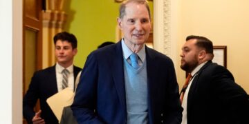 Pro-Palestinian Protesters Shut Down Sen. Ron Wyden’s Town Hall