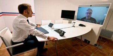 Starmer, Macron Host ‘Coalition of the Willing’ Leaders’ Call After Trump-Zelensky Meeting