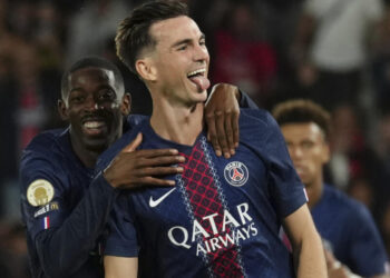 PSG go top of Ligue 1 after slender victory over Angers