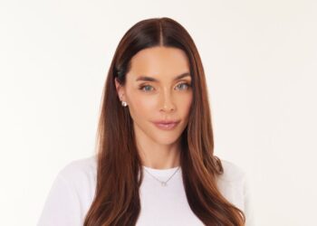 Lauryn Bosstick Breaks Down Her Anything-But-Basic Wellness Routine Featuring Dry Brushing and Cold Plunges