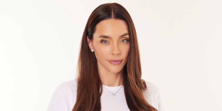 Lauryn Bosstick Breaks Down Her Anything-But-Basic Wellness Routine Featuring Dry Brushing and Cold Plunges