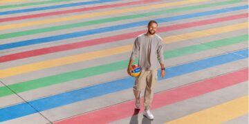 Google signs Stephen Curry to pitch its Pixel, health, and AI gear