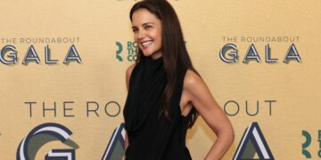 Katie Holmes Sold Me on These Chunky Sandals Style