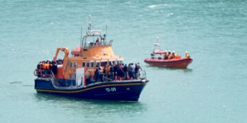 £100m border security boost – as govt vows ‘major crackdown’ on people smuggling gangs | Politics News