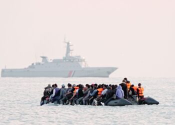 Ban asylum seekers who work illegally from gaining refugee status, Tories say | Politics News