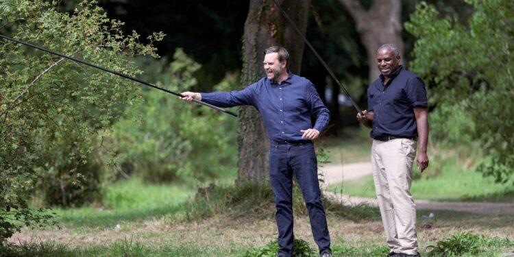 David Lammy given formal warning over lack of licence during fishing trip with JD Vance – but will avoid fine | Politics News