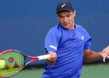 Tennis star gives boy new cap after US Open snatching | Ents & Arts News