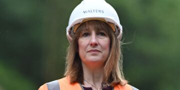 Rachel Reeves is celebrating the Bank of England’s interest cut – but behind the scenes she has little to cheer | Money News